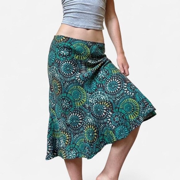Green patterned linen midi skirt with ruffle - Picture 4 of 8